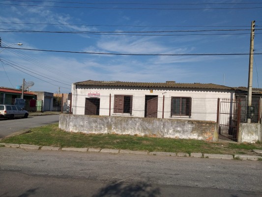 Casa de esquina no Parque Marinha