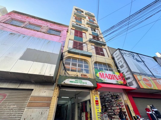 Apartamento na Galeria Amrico Papalo