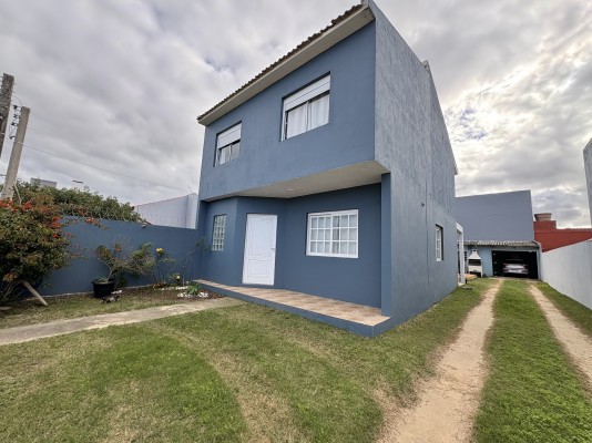 Sobrado amplo no Cassino