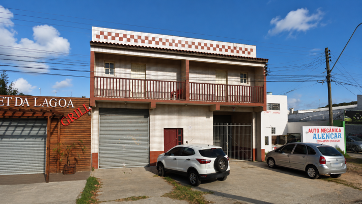 Av. Primeiro de Maio 889, ap. 201