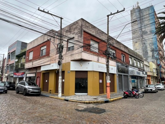 Rua Lu�s Lorea, n. 371, esquina com rua Duque de Caxias.